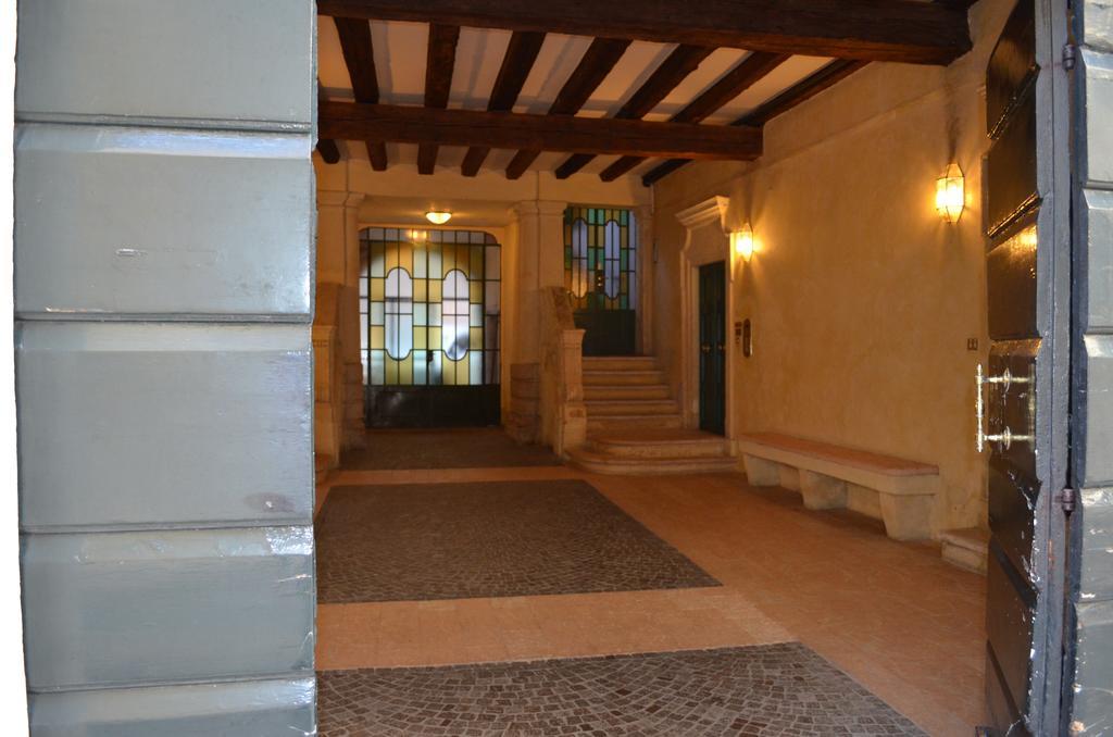 Appartement Palazzo Tiolo à Vérone Extérieur photo