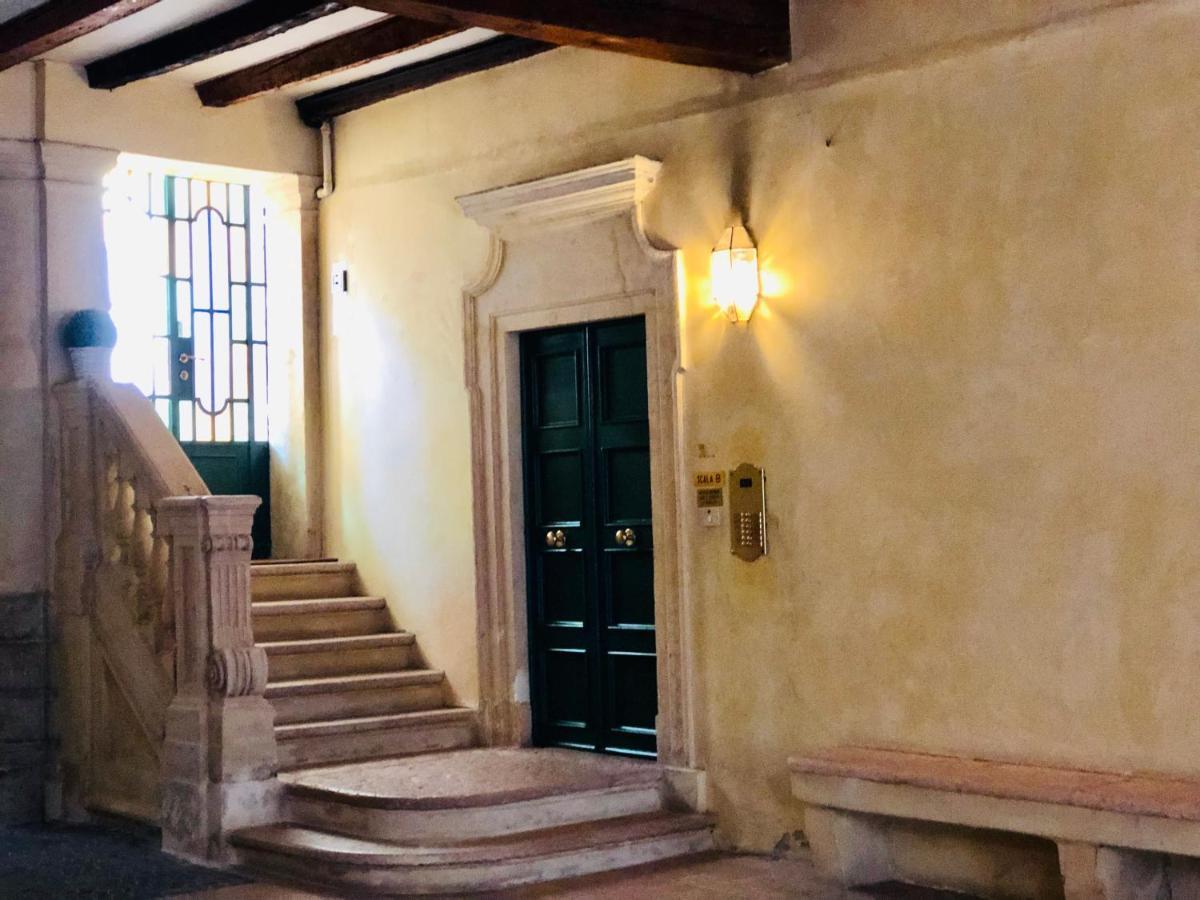Appartement Palazzo Tiolo à Vérone Extérieur photo